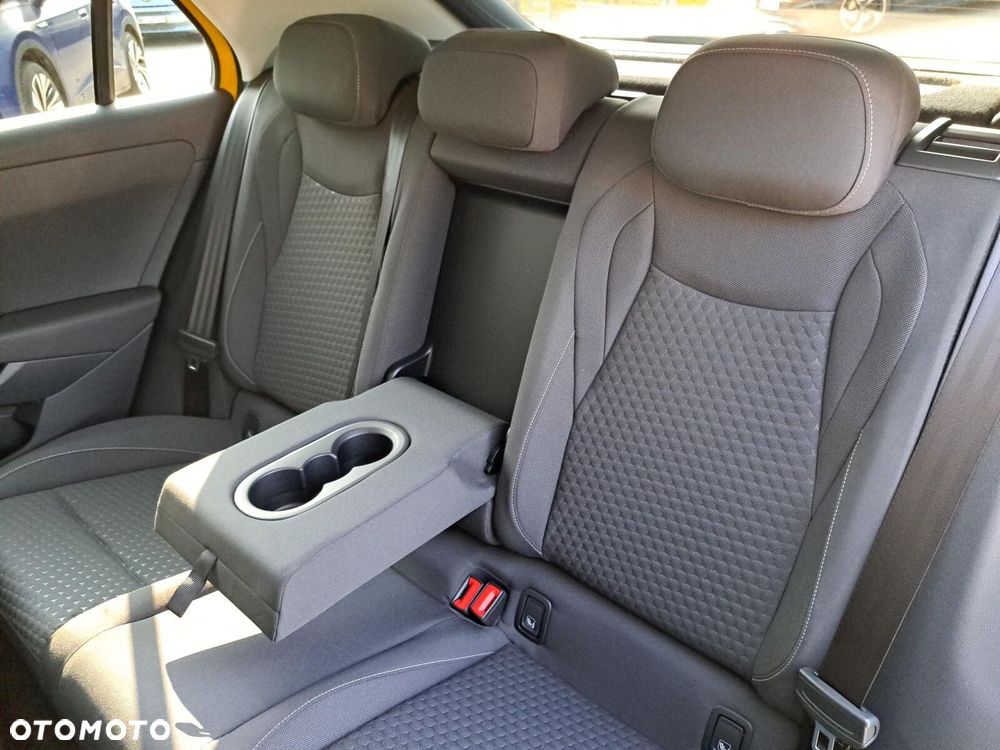 Volkswagen T-Roc 1.5 eTSI Life DSG - 36
