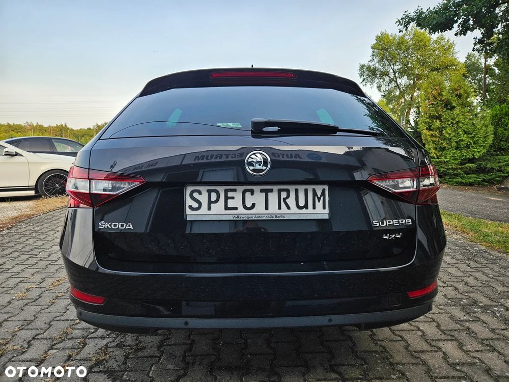 Skoda Superb 2.0 TDI 4x4 DSG Style - 8