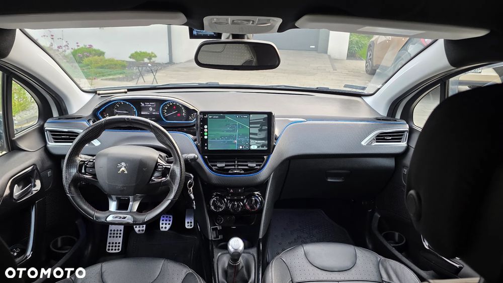 Peugeot 208 - 30