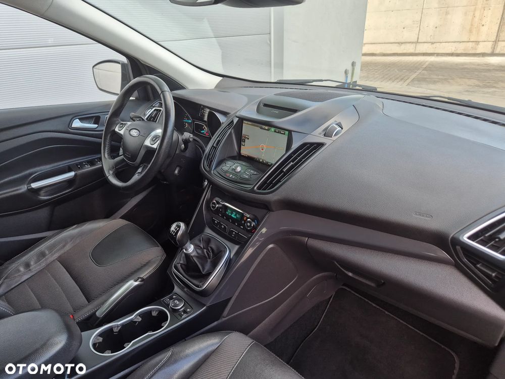 Ford Kuga 2.0 TDCi 2x4 Titanium - 20