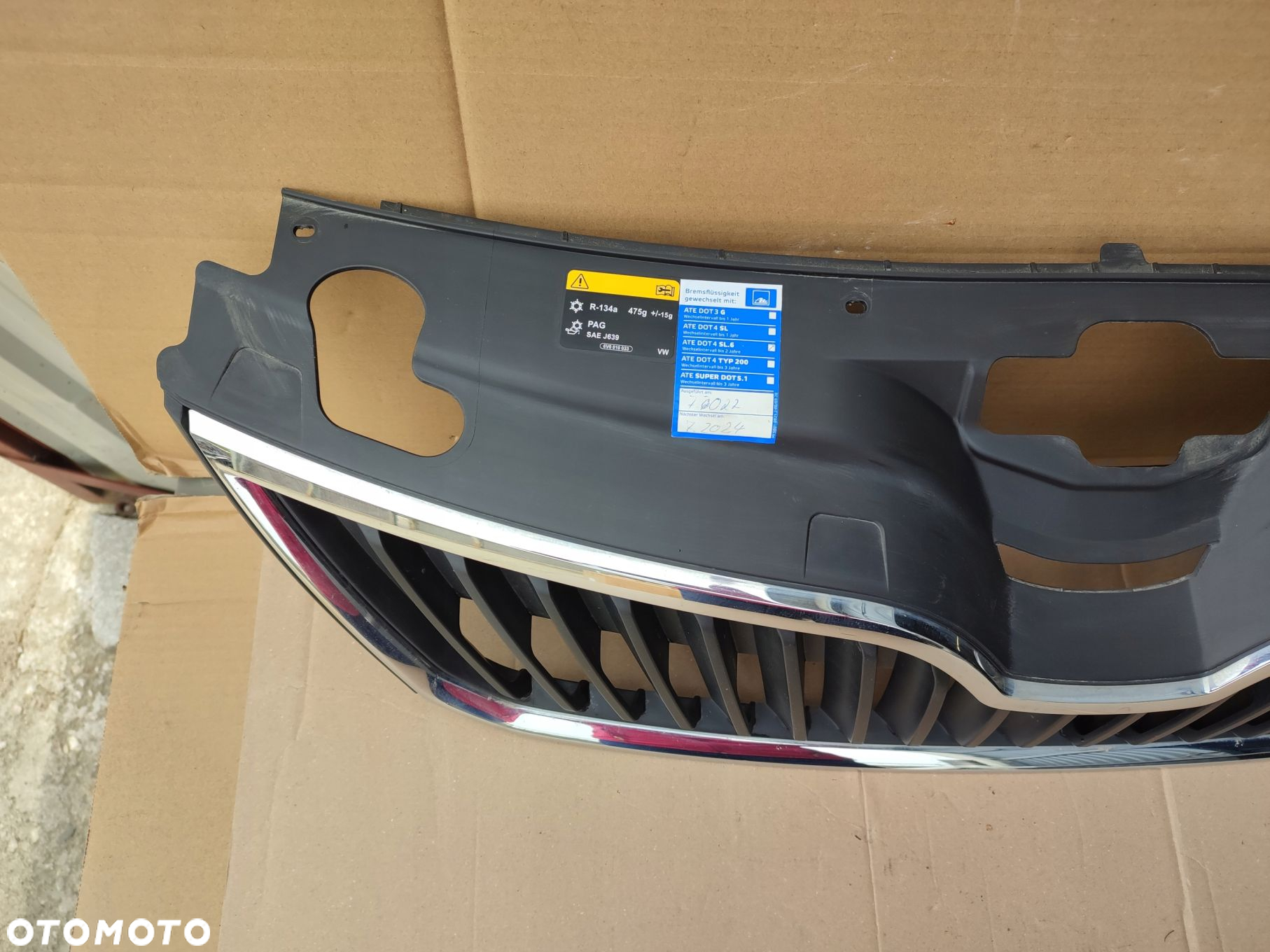 Grill atrapa chłodnicy SKODA RAPID LIFT 15r 5JA853668 ORYGINAŁ - 8
