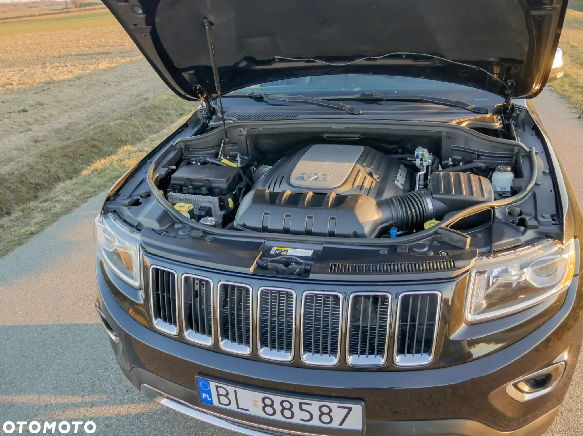 Jeep Grand Cherokee - 14