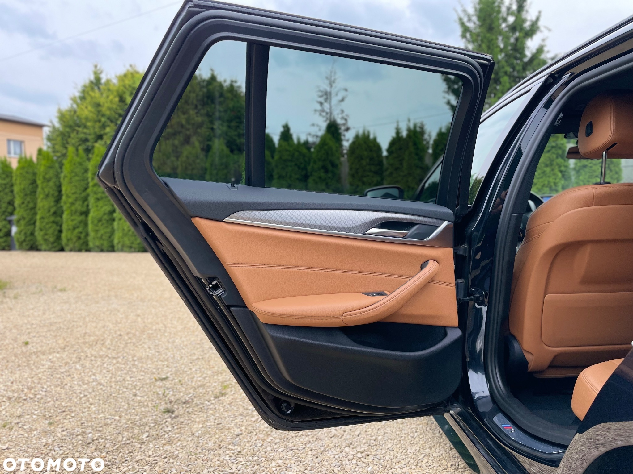 BMW Seria 5 518d M Sport - 9