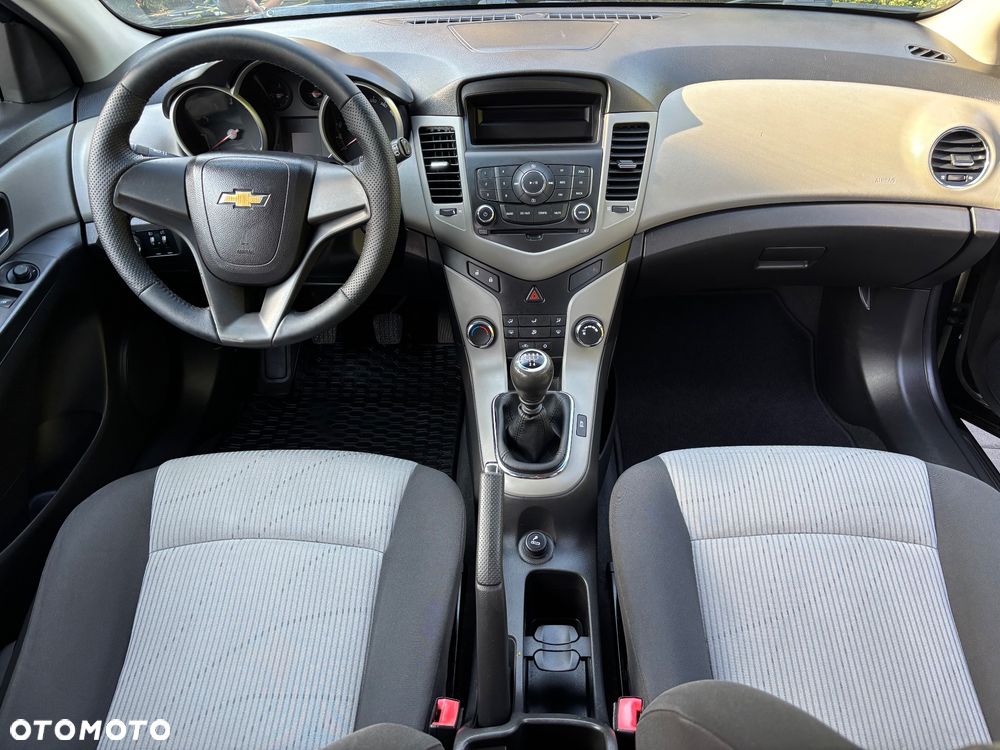 Chevrolet Cruze 1.6 LS - 8