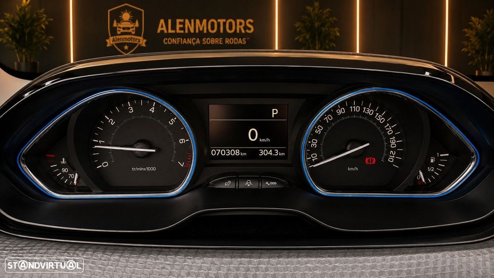 Peugeot 2008 1.2 PureTech Allure EAT6 - 18