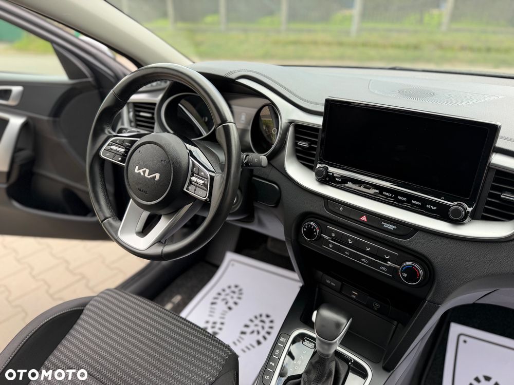 Kia Ceed 1.6 CRDi (48V Mild-Hybrid) DCT7 Platinum - 32
