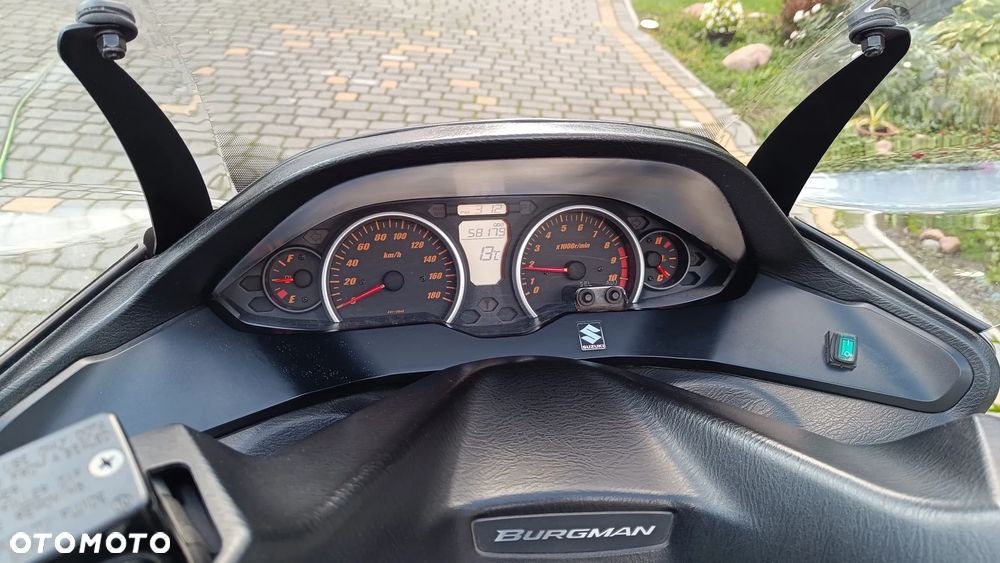 Suzuki Burgman - 12