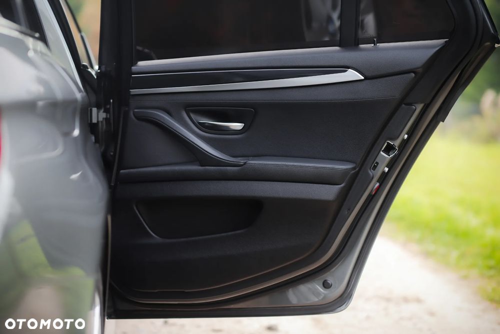 BMW Seria 5 520d xDrive - 20