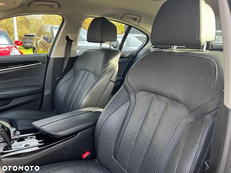 BMW Seria 5 530e Luxury Line - 15