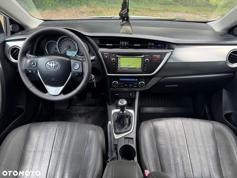 Toyota Auris 1.4 D-4D Comfort - 28