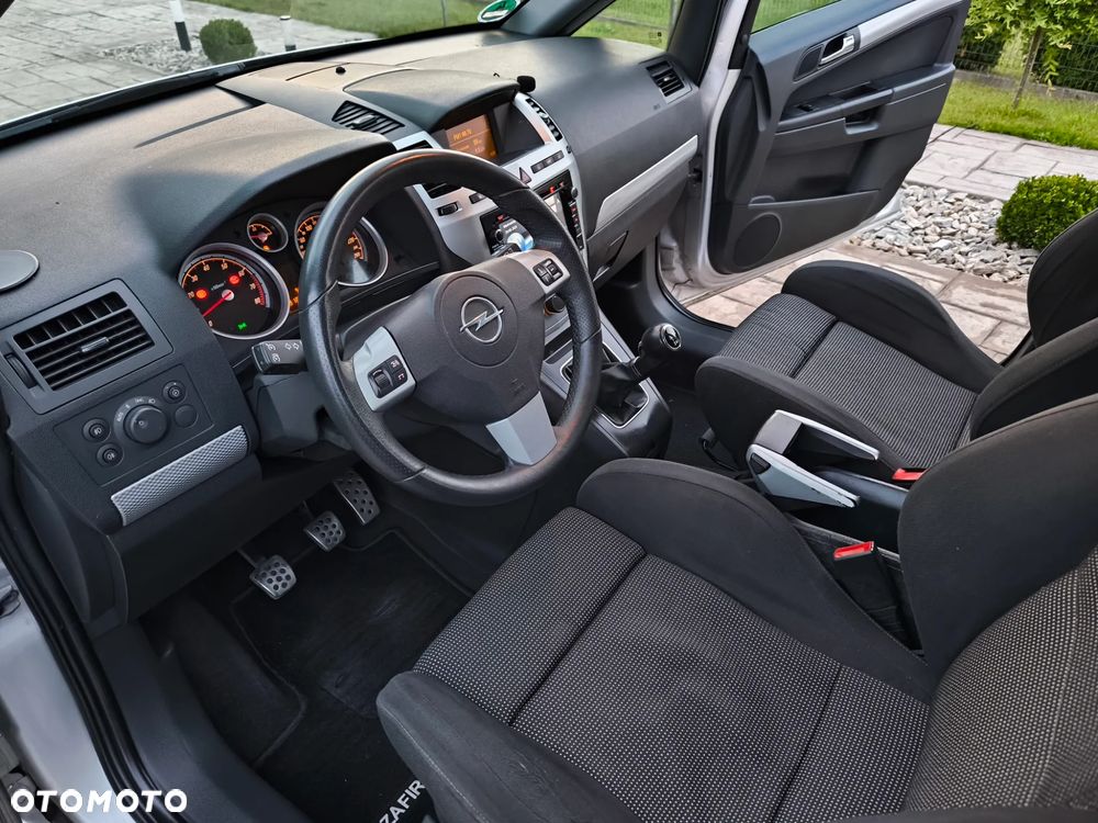 Opel Zafira 2.2 Cosmo - 11