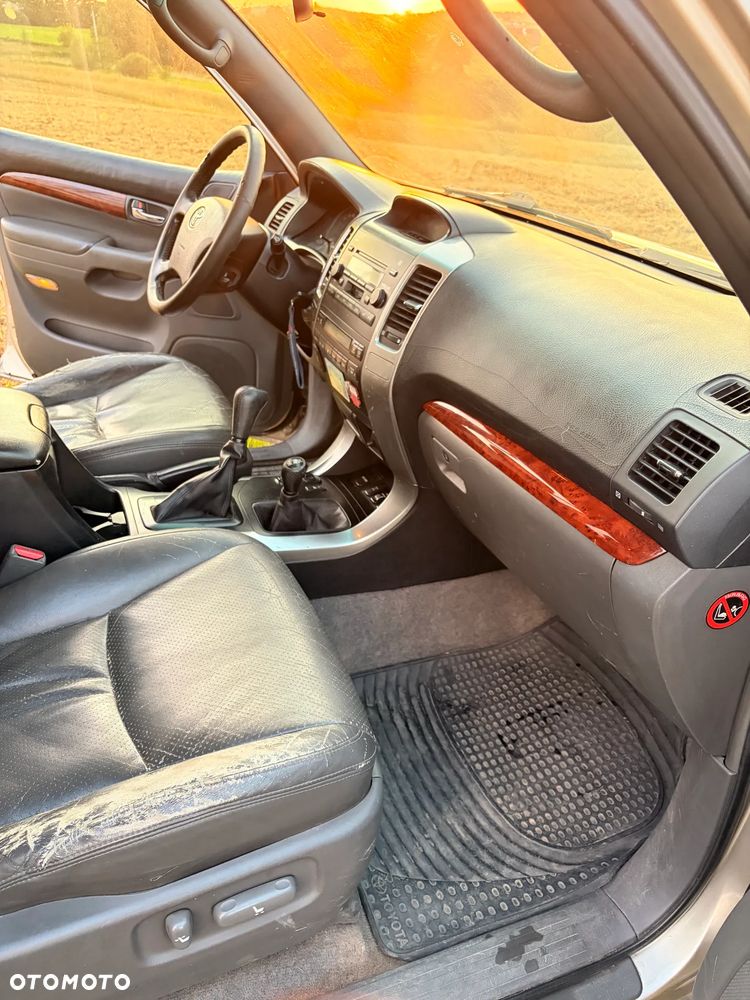Toyota Land Cruiser - 19