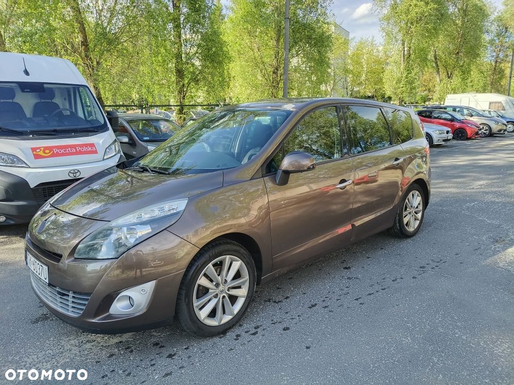Renault Grand Scenic - 1