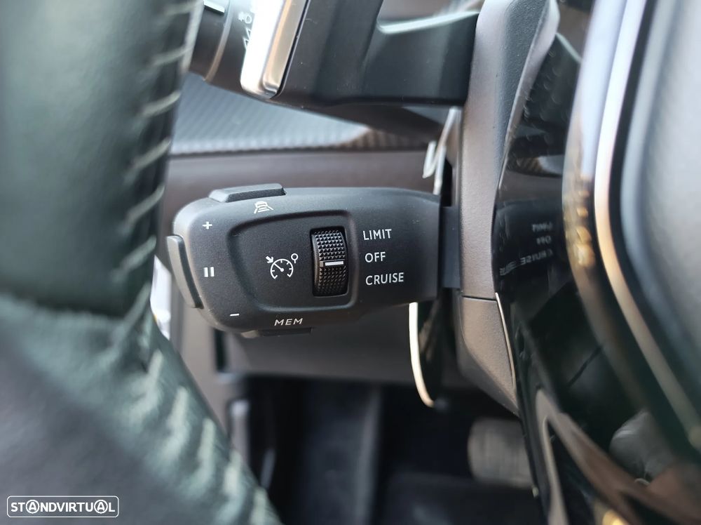 Peugeot 2008 1.2 PureTech Allure Pack EAT8 - 17