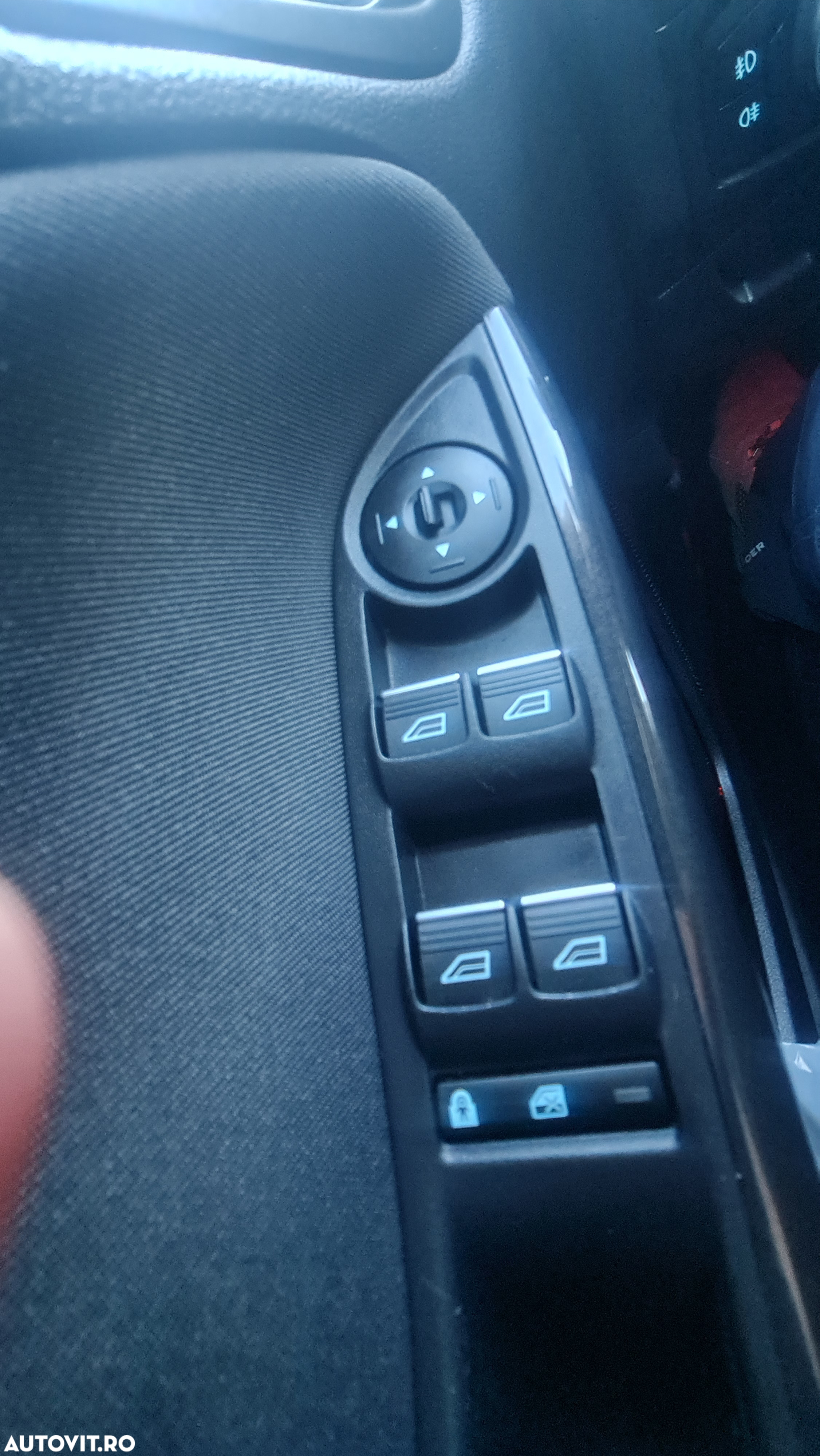 Ford Focus 1.0 EcoBoost Titanium - 10