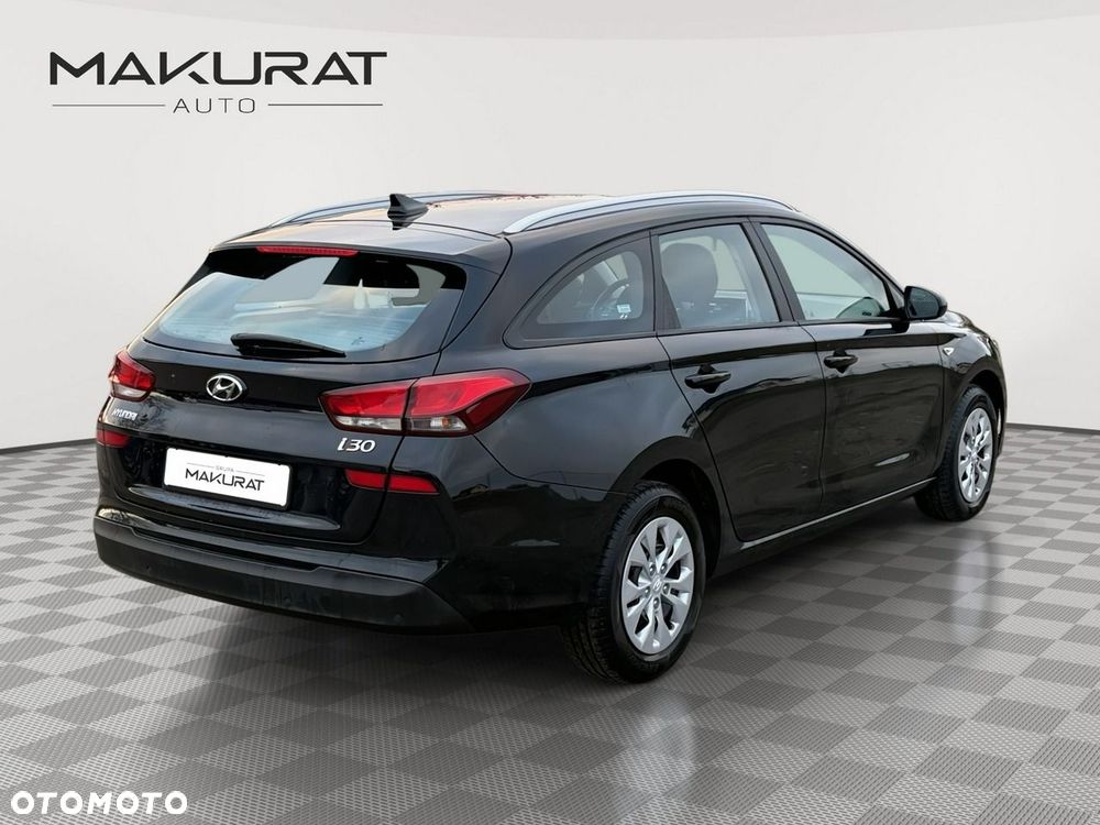Hyundai i30 1.5 DPI Classic + - 5