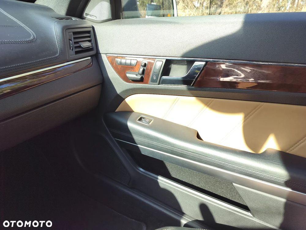 Mercedes-Benz Klasa E 350 CDI DPF BlueEFFICIENCY 7G-TRONIC Elegance - 18