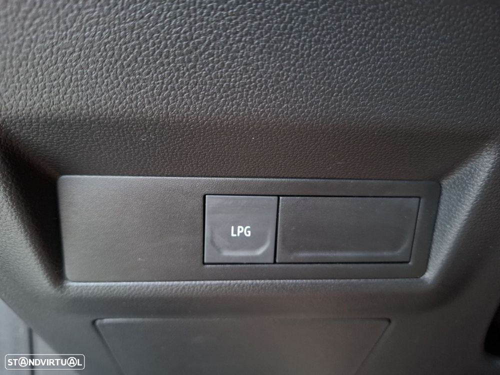 Renault Captur - 22