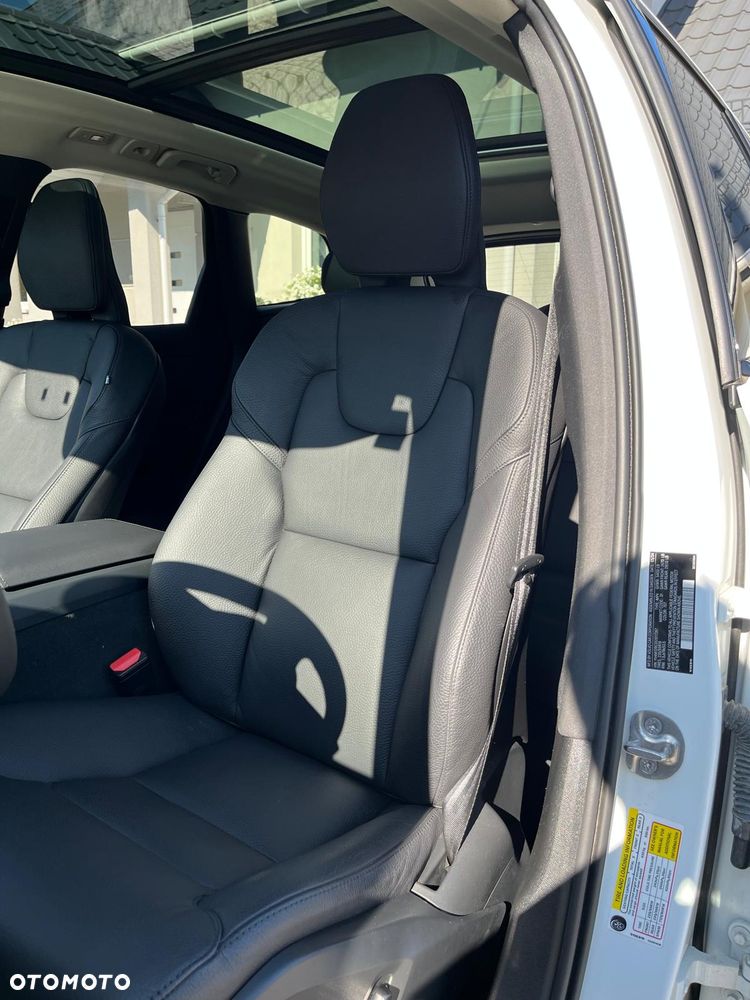 Volvo XC 60 B5 B AWD Plus Dark - 26