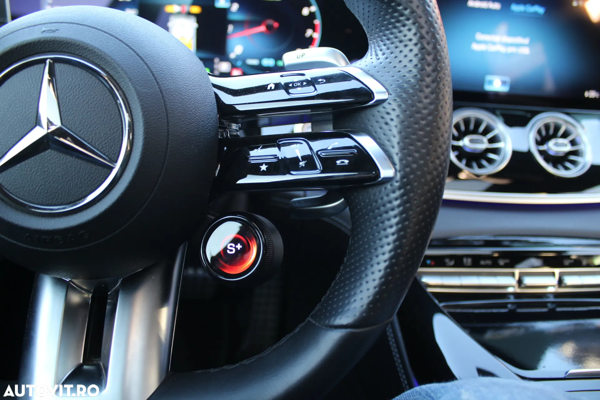 Mercedes-Benz AMG GT 43 4MATIC+ MHEV - 9
