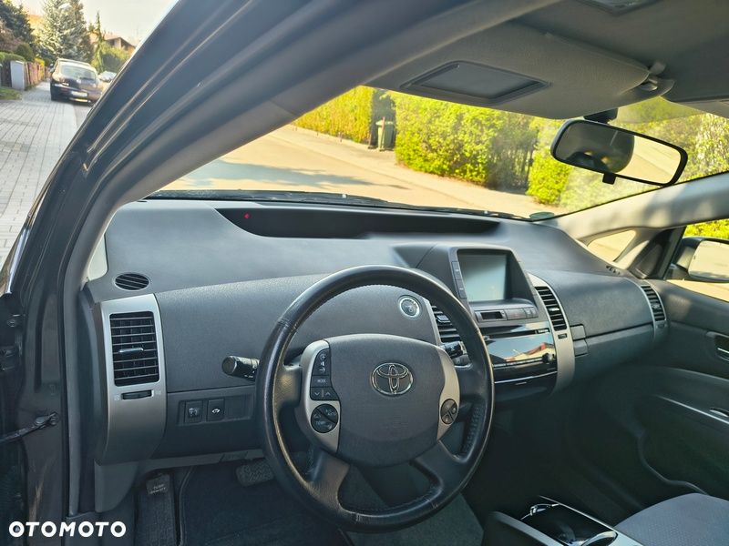 Toyota Prius - 8