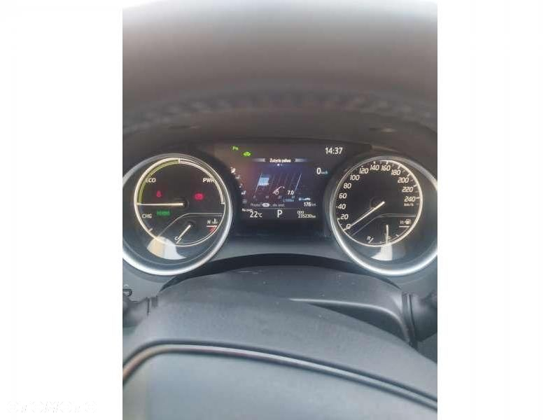 Toyota Camry - 10