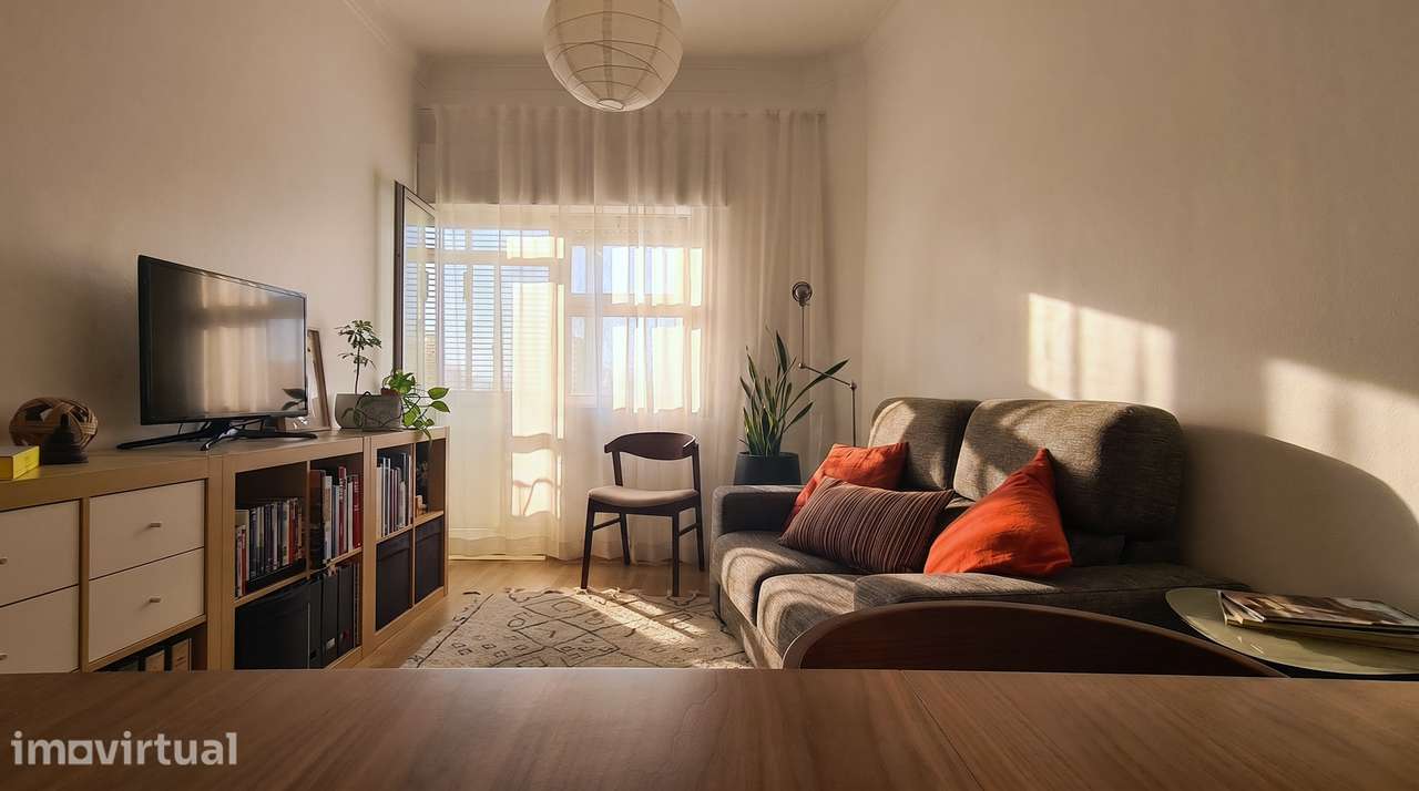 Apartamento T1 Renovado no Centro de Almada - Grande imagem: 2/18
