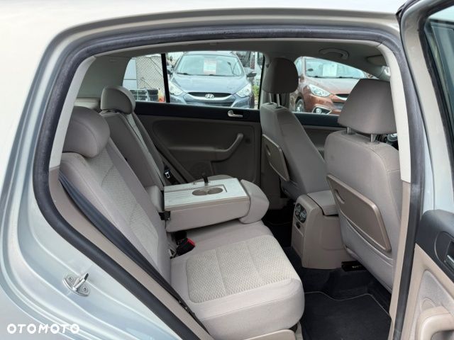 Volkswagen Golf Plus - 24
