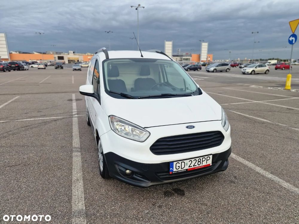 Ford Courier - 12