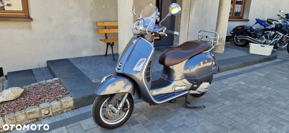 Piaggio Vespa - 2