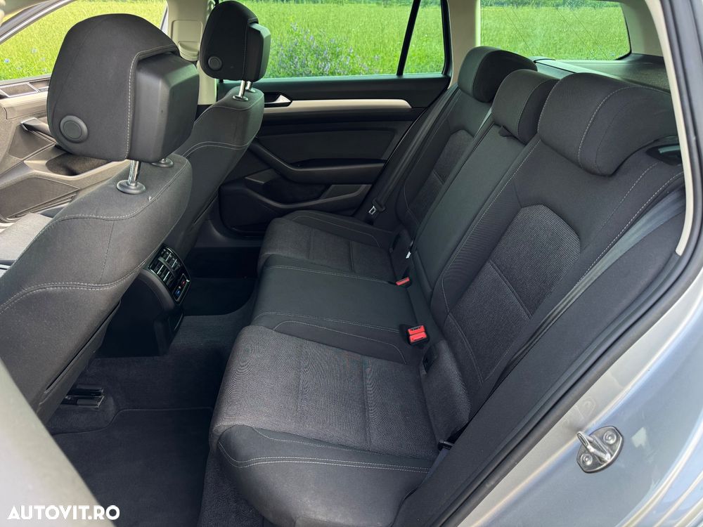 Volkswagen Passat - 20