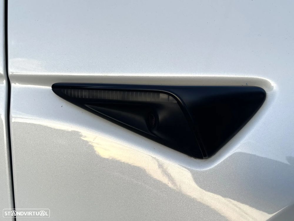 Tesla Model Y RWD - 17
