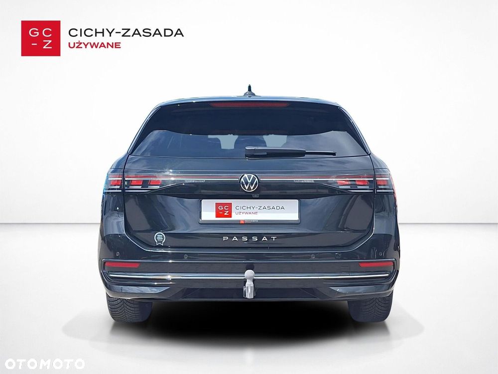 Volkswagen Passat - 4