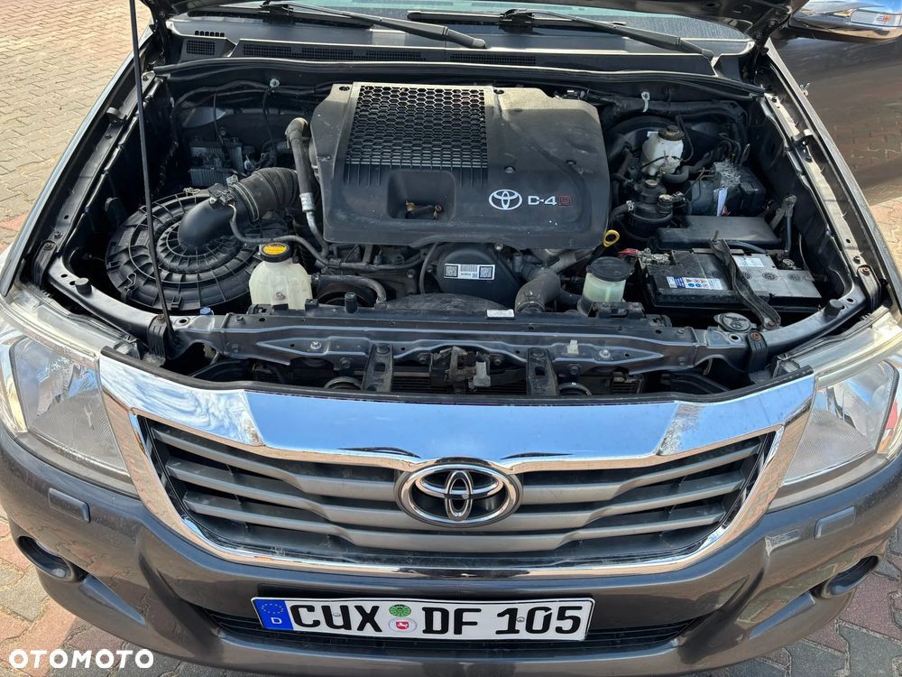 Toyota Hilux 2.5 D-4D SR5 - 15