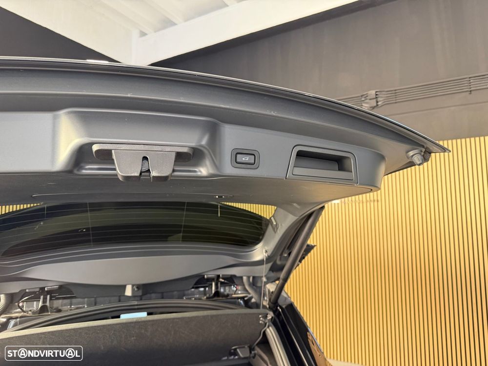 Land Rover Range Rover Evoque P300e R-Dynamic HSE - 25