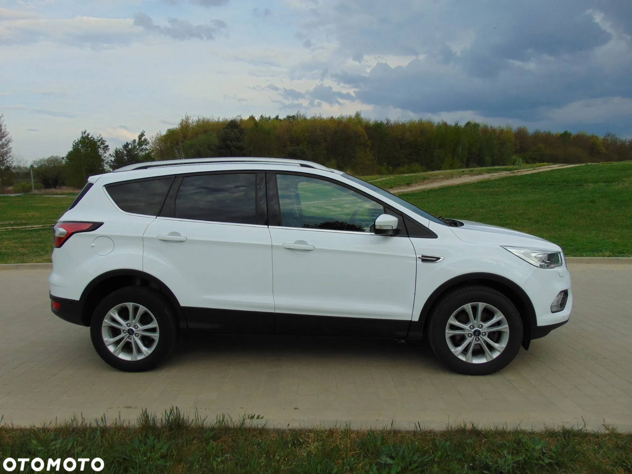 Ford Kuga 2.0 TDCi FWD Titanium - 6