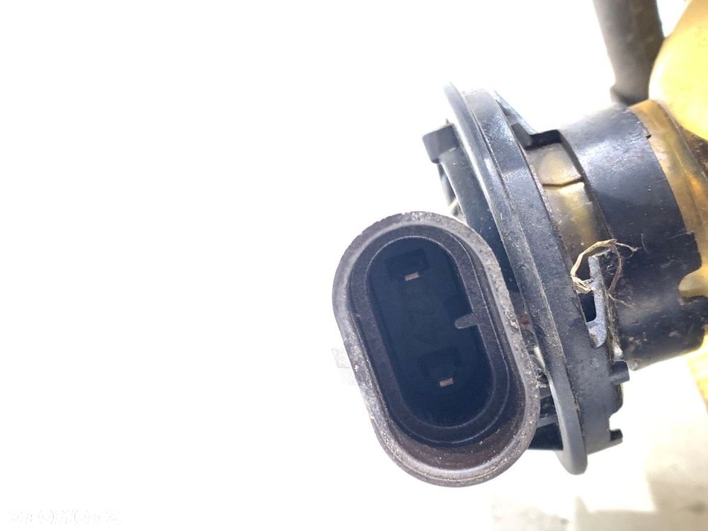 HALOGEN PRAWY PRZÓD  VW GOLF V (1K1) 2003 - 2010 1.6 75 kW [102 KM] benzyna 2004 - 2008 - 4