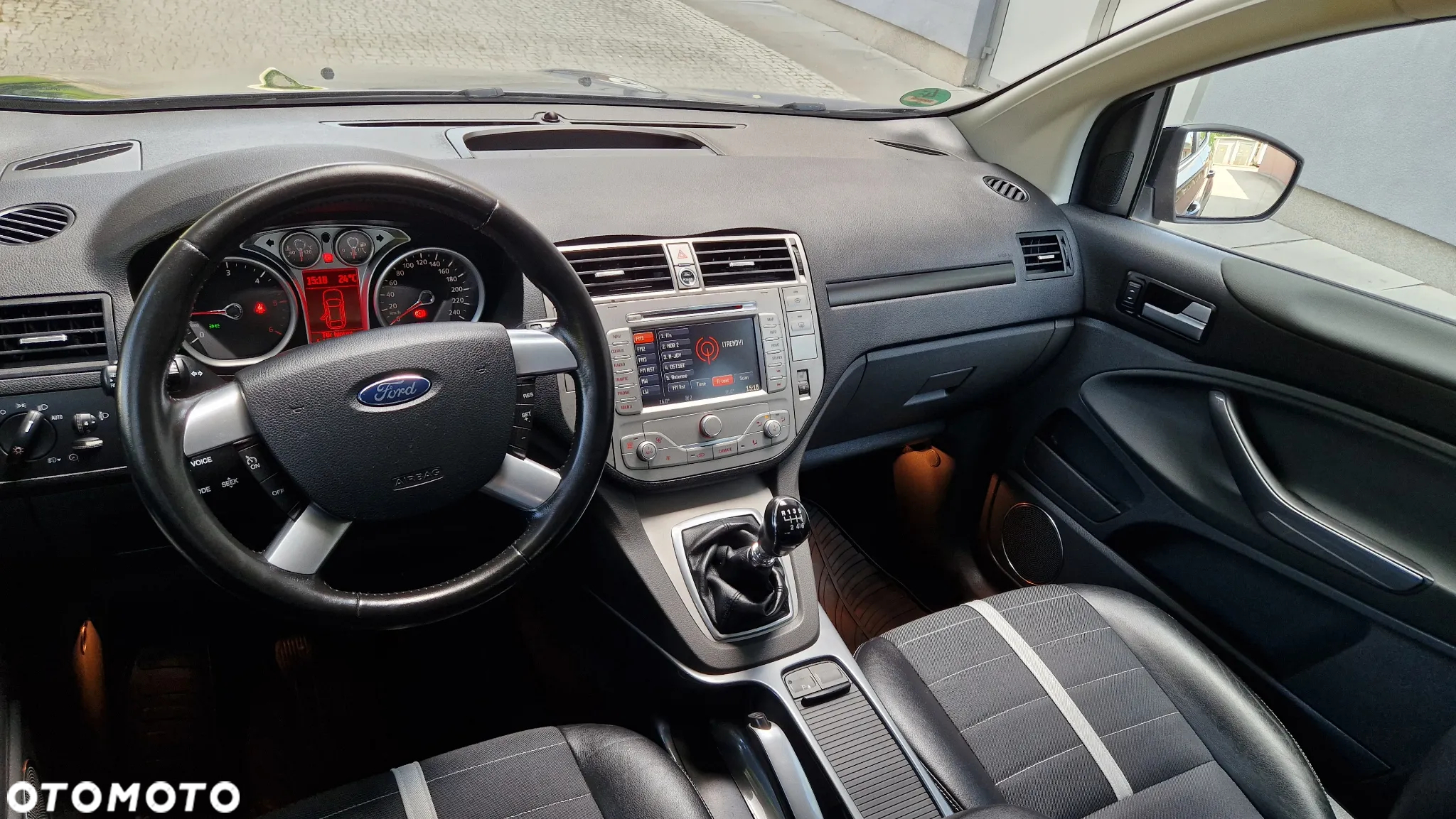 Ford Kuga - 24