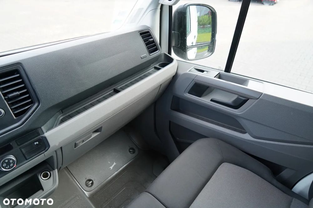 Volkswagen CRAFTER  / 2.0 D / FURGON BLASZAK / DMC: 3500 KG / 2018 ROK / SPROWADZONY / PO KONTRAKCIE SERWISOWYMN - 33