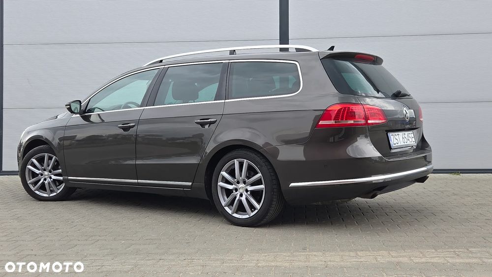 Volkswagen Passat Variant 2.0 TDI 4Motion DSG BlueMotion Tech Highline - 16