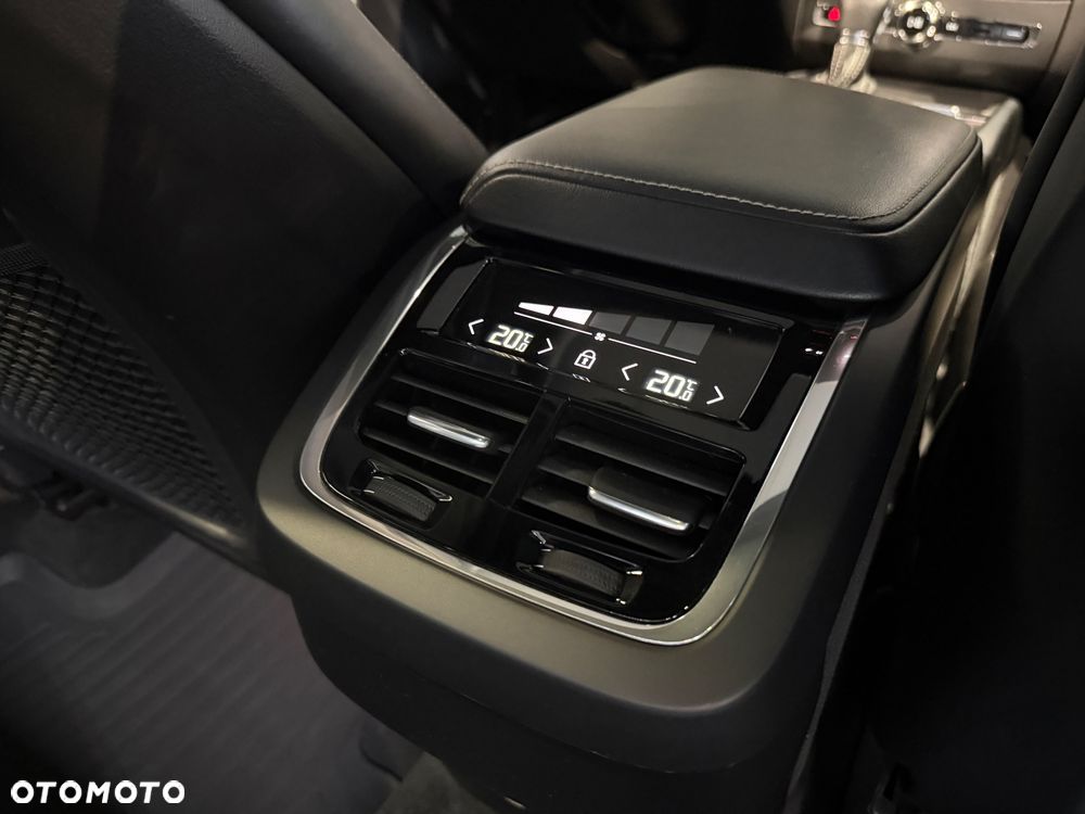 Volvo XC 60 T5 GPF AWD R-Design - 22