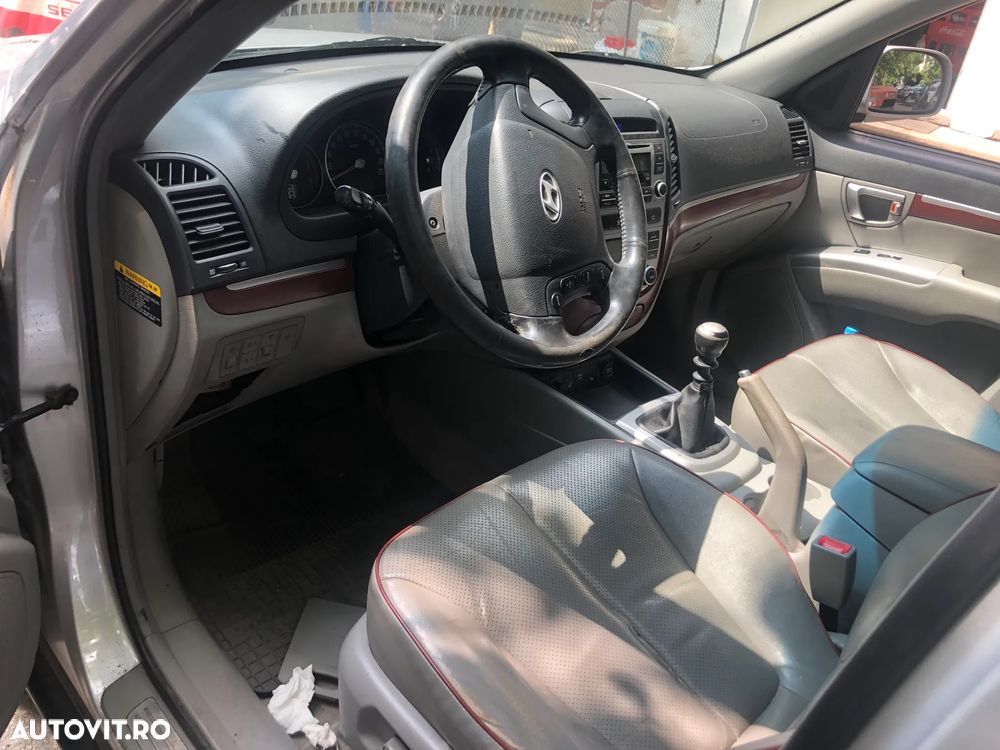 Dezmembrez Hyundai Santa FE 2  gri argintiu 2007 2,2 CRDI cutie manuala - 4