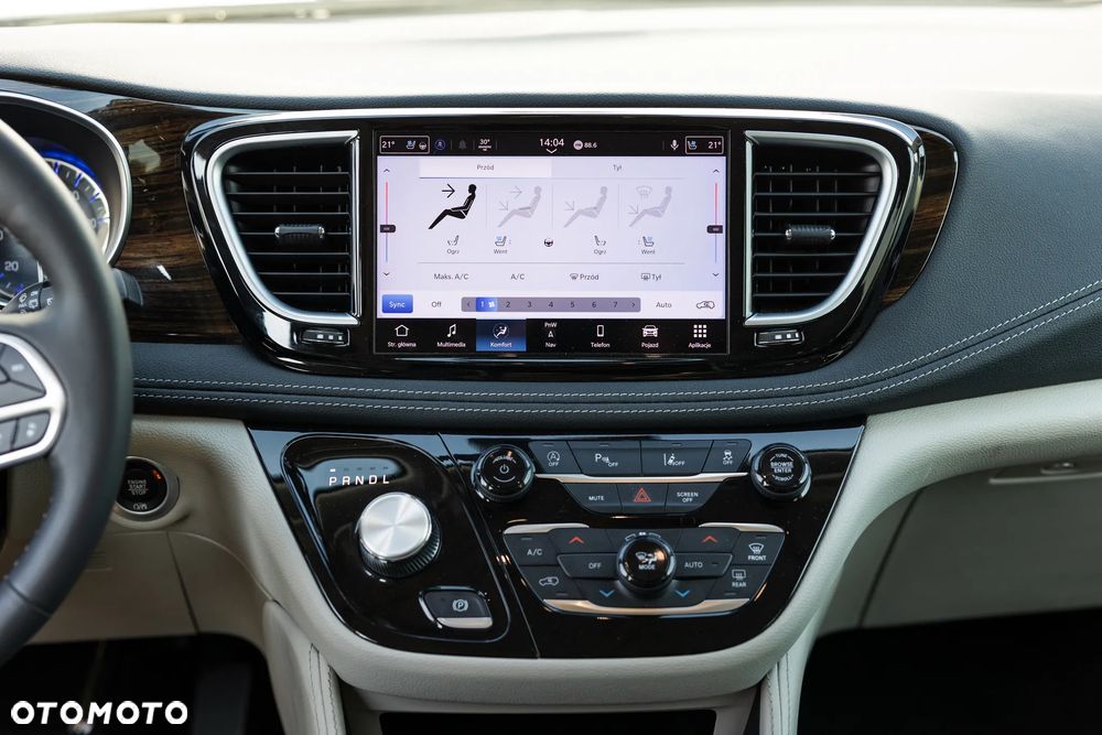 Chrysler Pacifica - 32