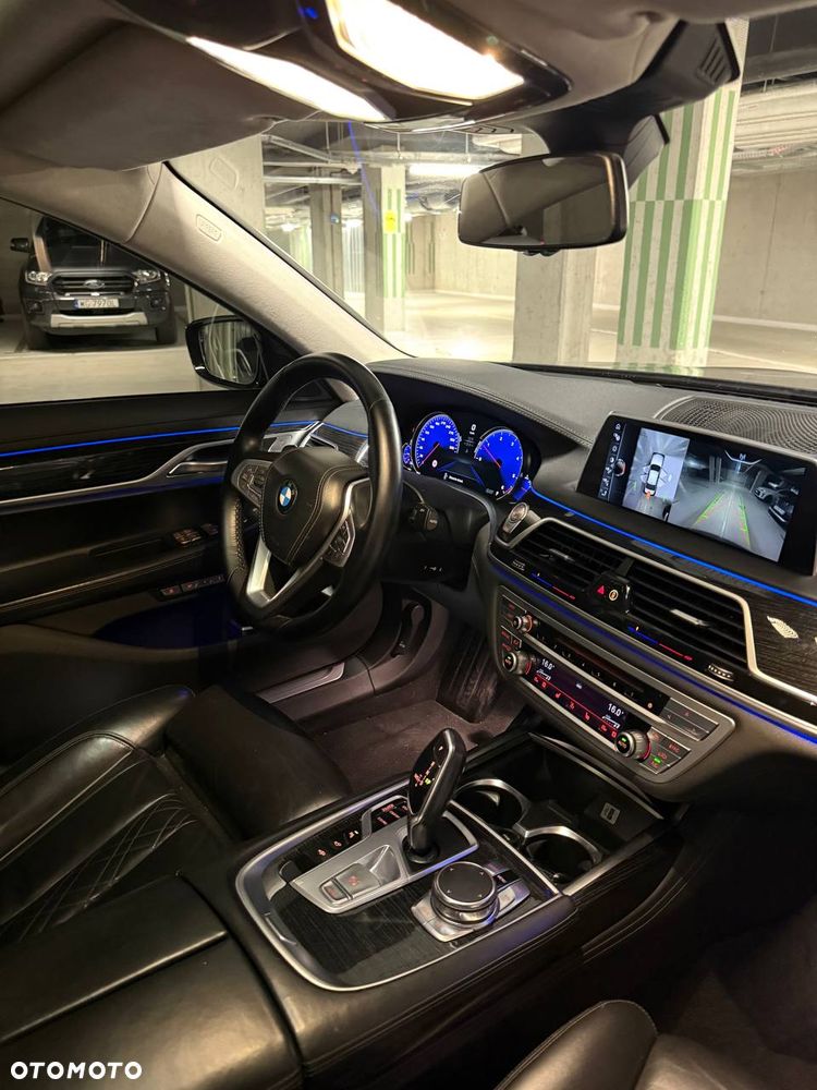 BMW Seria 7 740d xDrive - 13