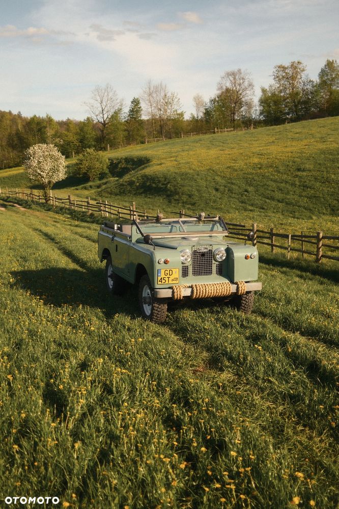 Land Rover Defender - 2
