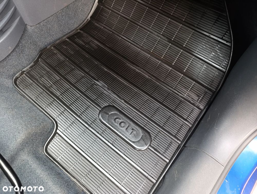 Mitsubishi Colt - 29