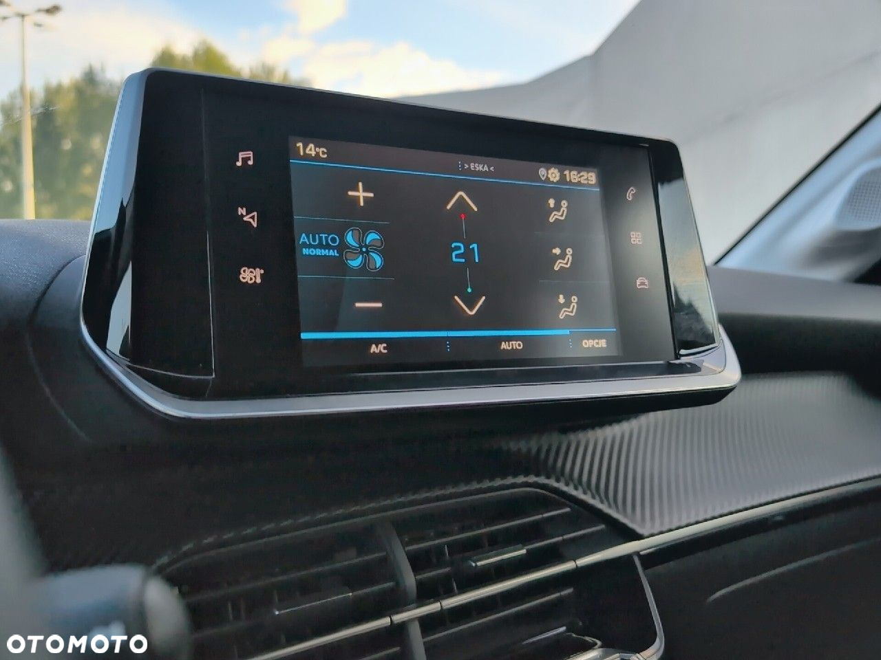 Peugeot 208 1.2 PureTech Allure Pack S&S EAT8 - 19