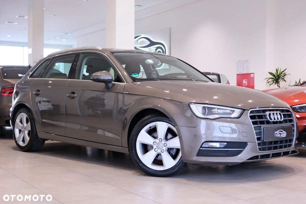 Audi A3 Sportback 1.6 TDI S tronic Ambiente - 3