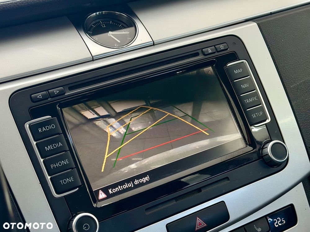 Volkswagen Passat 2.0 TDI Highline DSG - 8