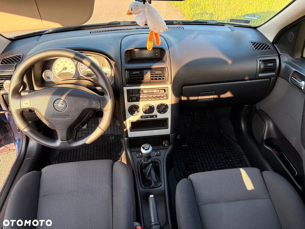Opel Astra 1.8 Sport - 17